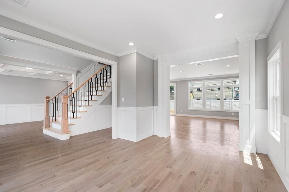 Empty room, Interior, Recessed Lighting, Wood Texture Flooring