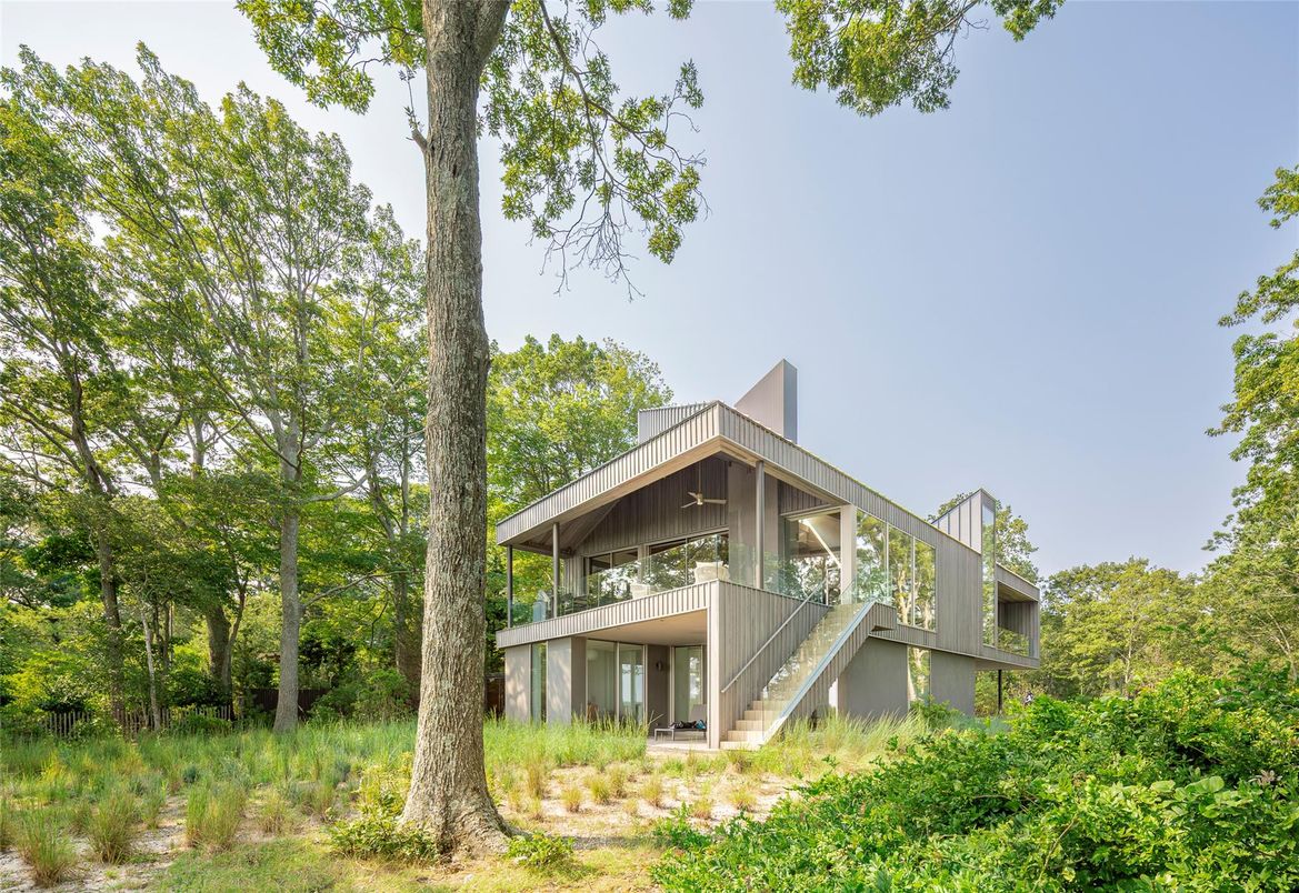 Backyard, Exterior, Facade, Modern