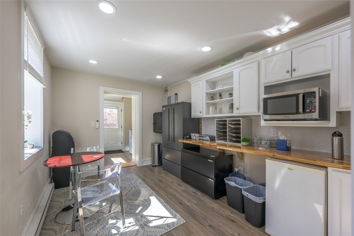 Dining room, Interior, Kitchen, Recessed Lighting, Wood Texture Flooring