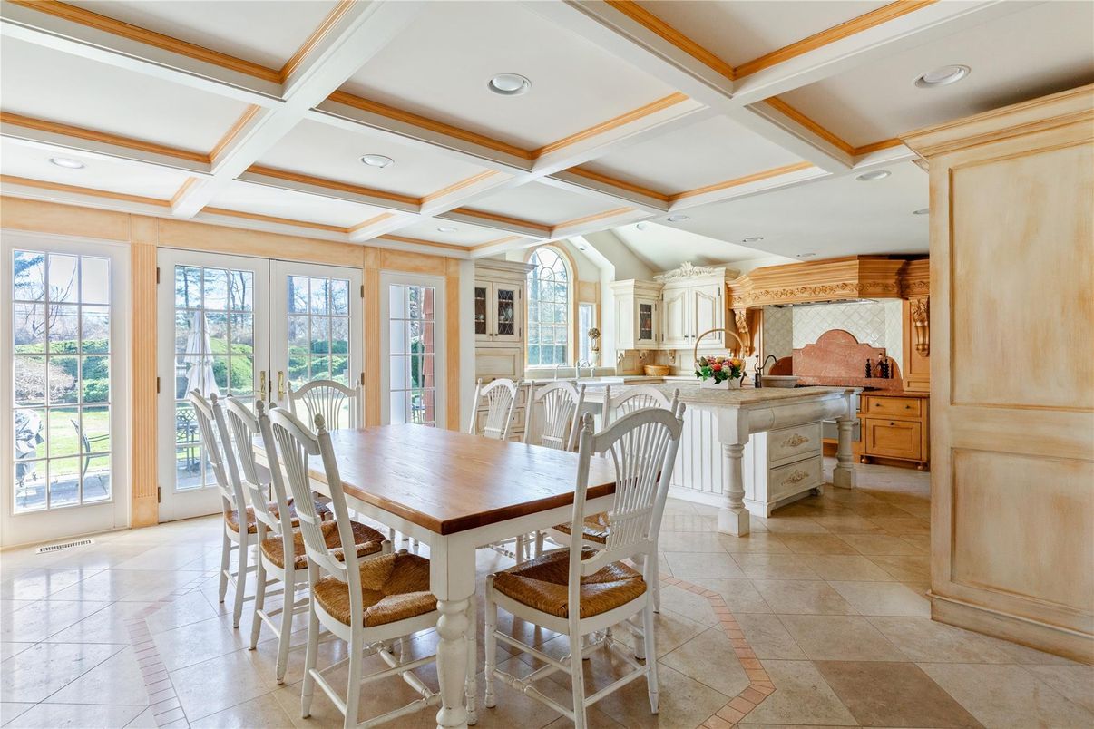 Dining room, Interior, Kitchen, Recessed Lighting