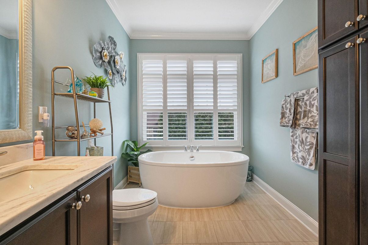 Bathroom, Free Standing Baths, Interior