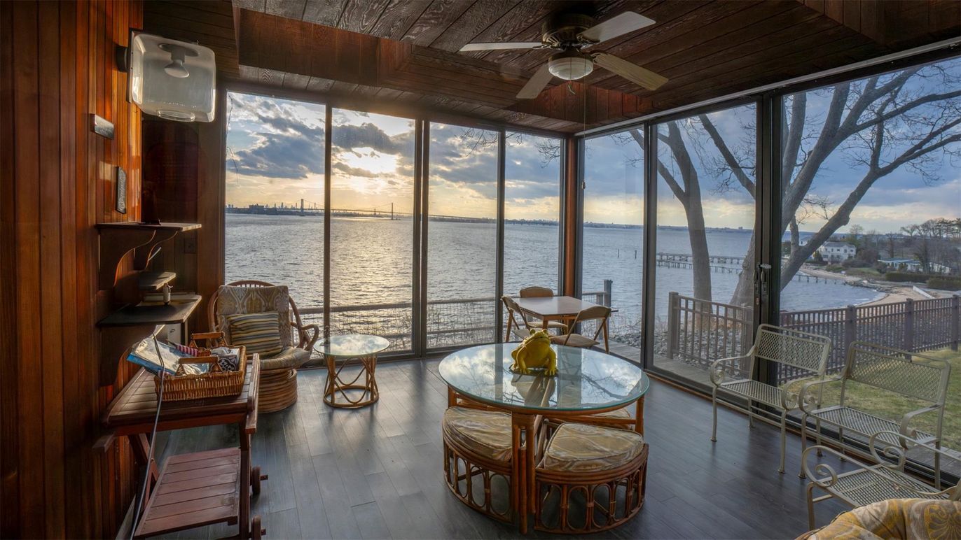 Interior, Sun Room, Water, Wood Texture Flooring