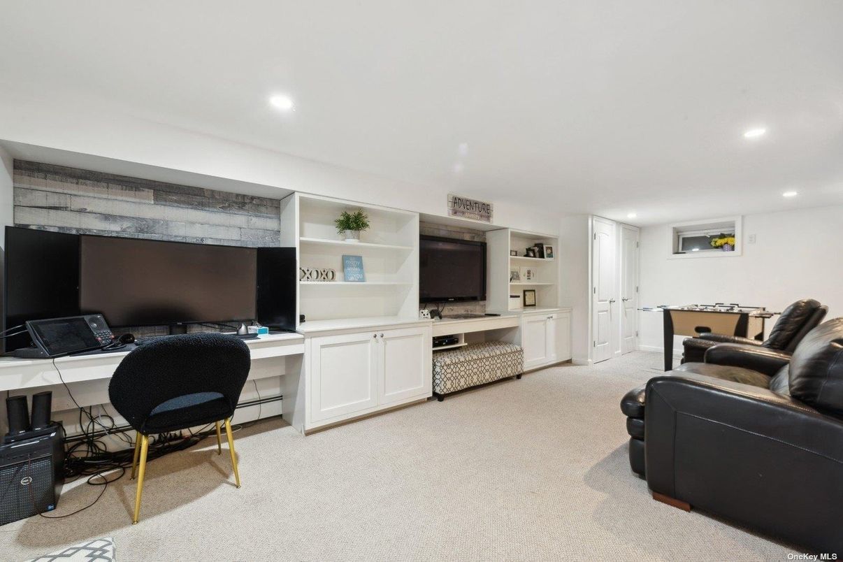 Game Room, Home Office, Interior, Recessed Lighting