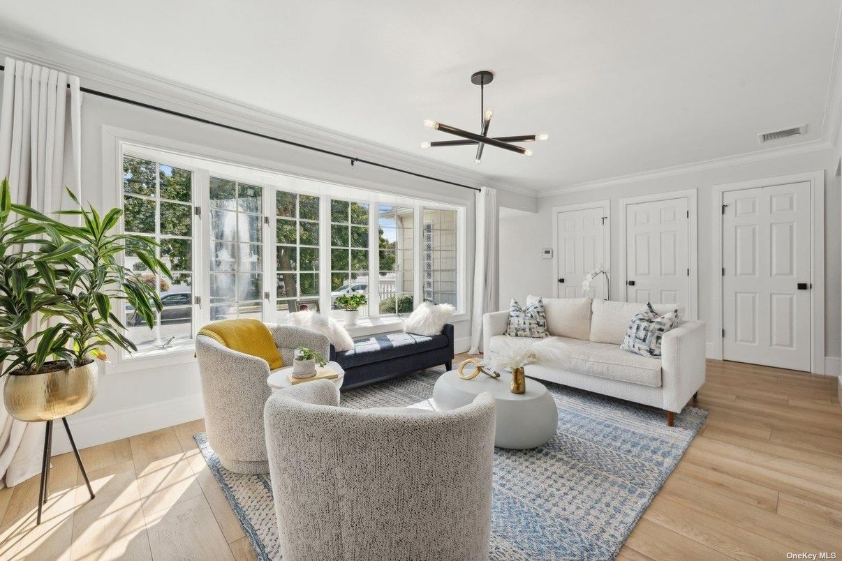 Interior, Living room, Pendant Lights, Wood Texture Flooring