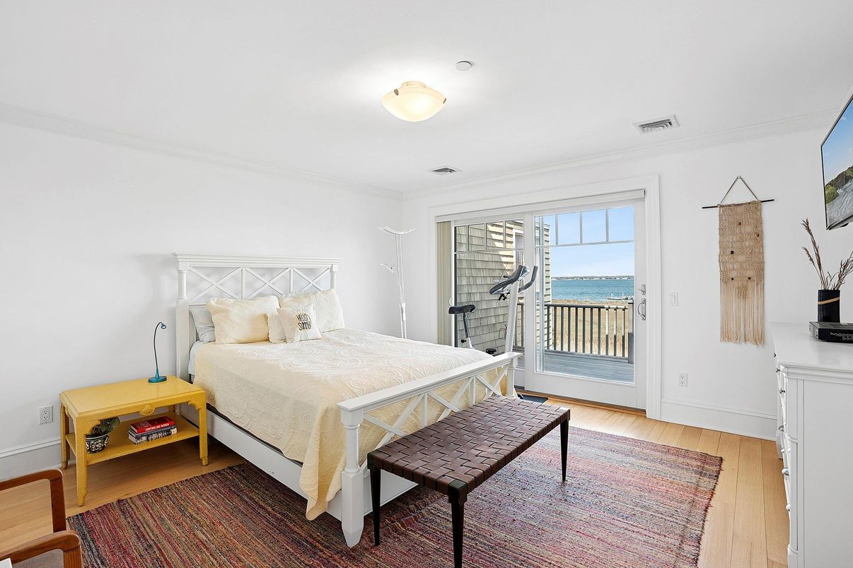 Bedroom, Fitness Equipment, Interior, Water, Wood Texture Flooring