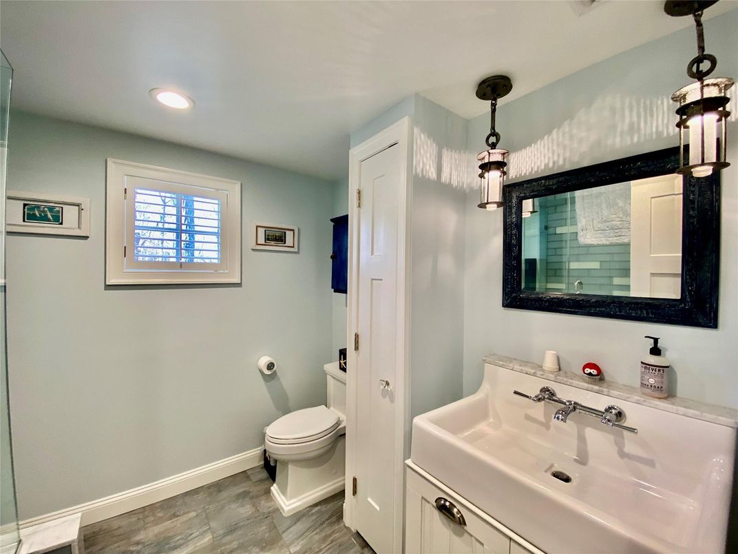 Bathroom, Interior, Pendant Lights, Recessed Lighting, Wood Texture Flooring