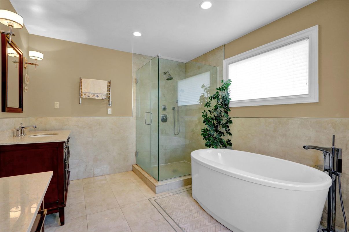 Bathroom, Dual Sink Vanities, Free Standing Baths, Glass Shower, Interior, Recessed Lighting