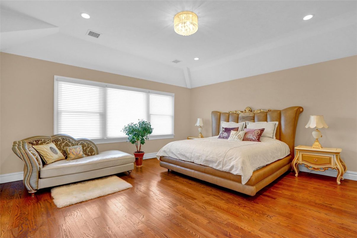 Bedroom, Interior, Recessed Lighting, Wood Texture Flooring