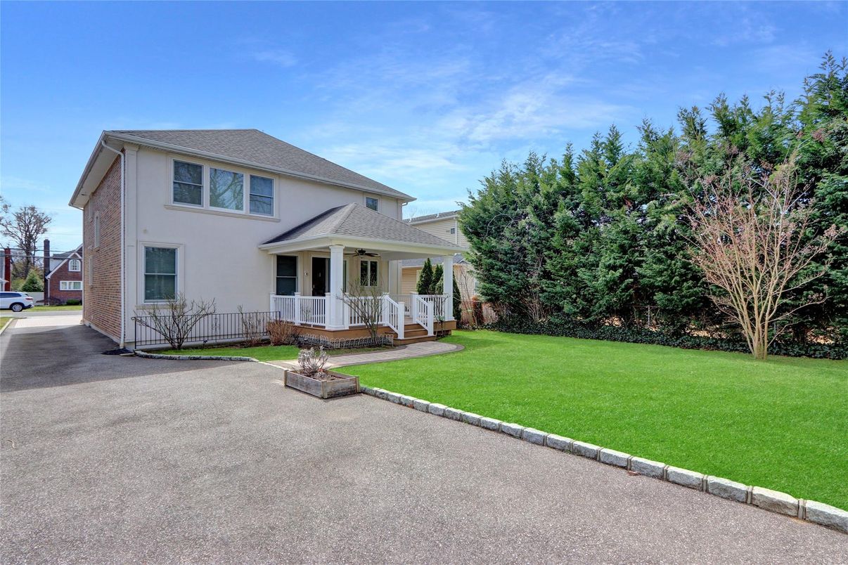 Backyard, Exterior, Facade, French Provincial