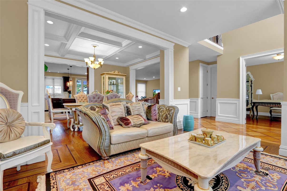 Chandelier, Dining room, Interior, Living room, Pendant Lights, Recessed Lighting, Wood Texture Flooring