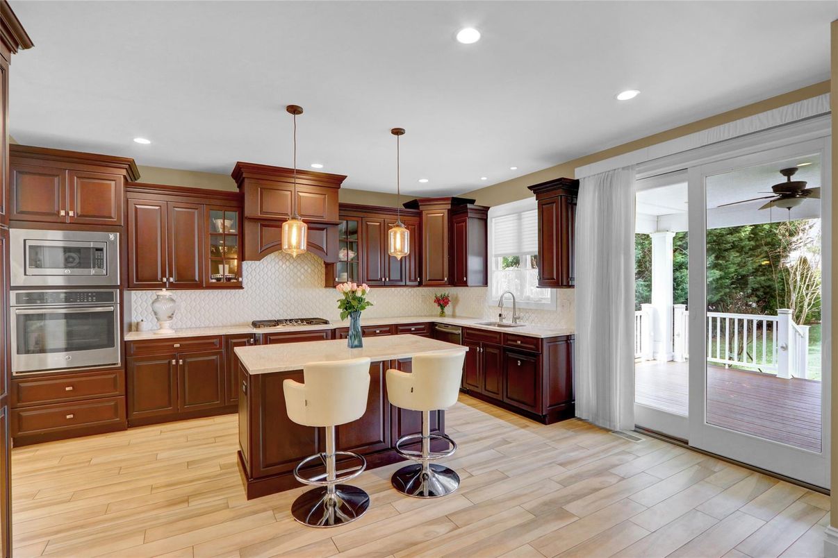 Interior, Kitchen, Pendant Lights, Recessed Lighting, Wood Texture Flooring