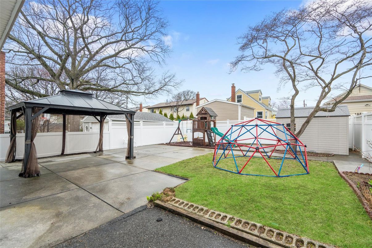 Backyard, Exterior, Playground
