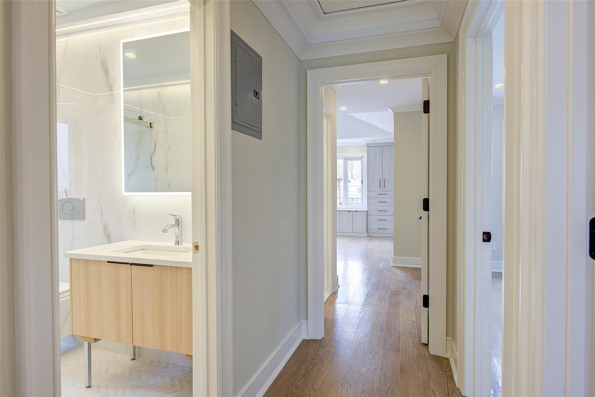 Bathroom, Interior, Recessed Lighting, Wood Texture Flooring