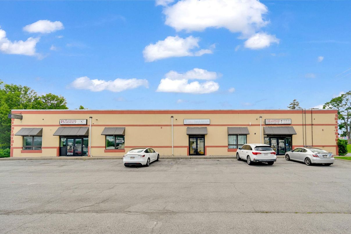 Exterior, Facade, None