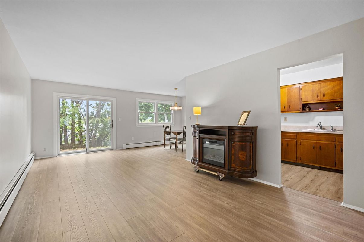 Dining room, Interior, Kitchen, Pendant Lights, Wood Texture Flooring