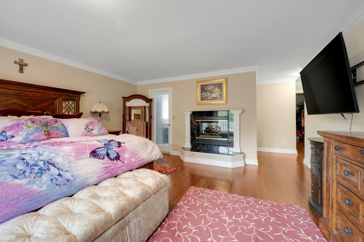 Bedroom, Fireplace, Interior, Wood Texture Flooring