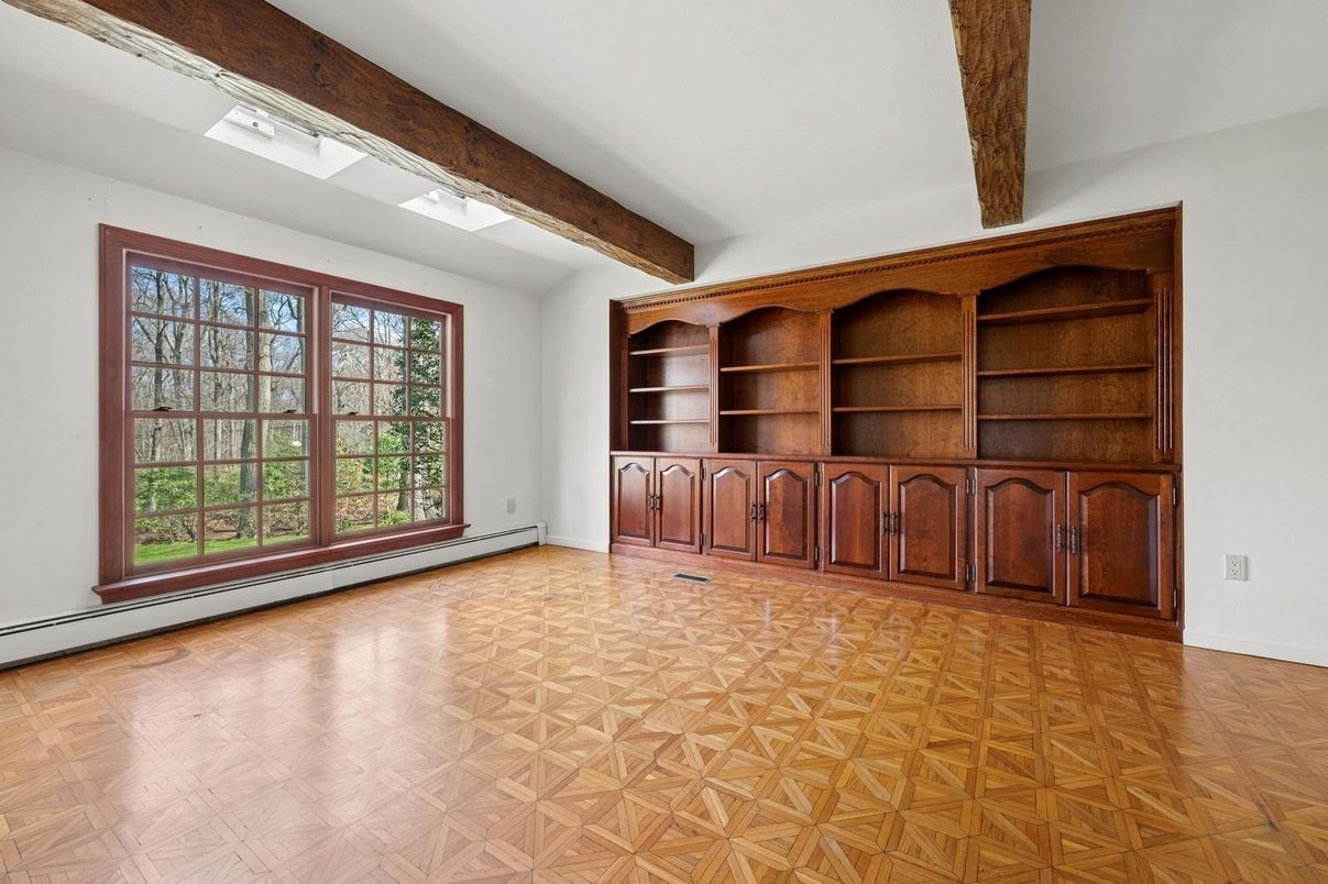 Empty room, Interior, Wooden Beams