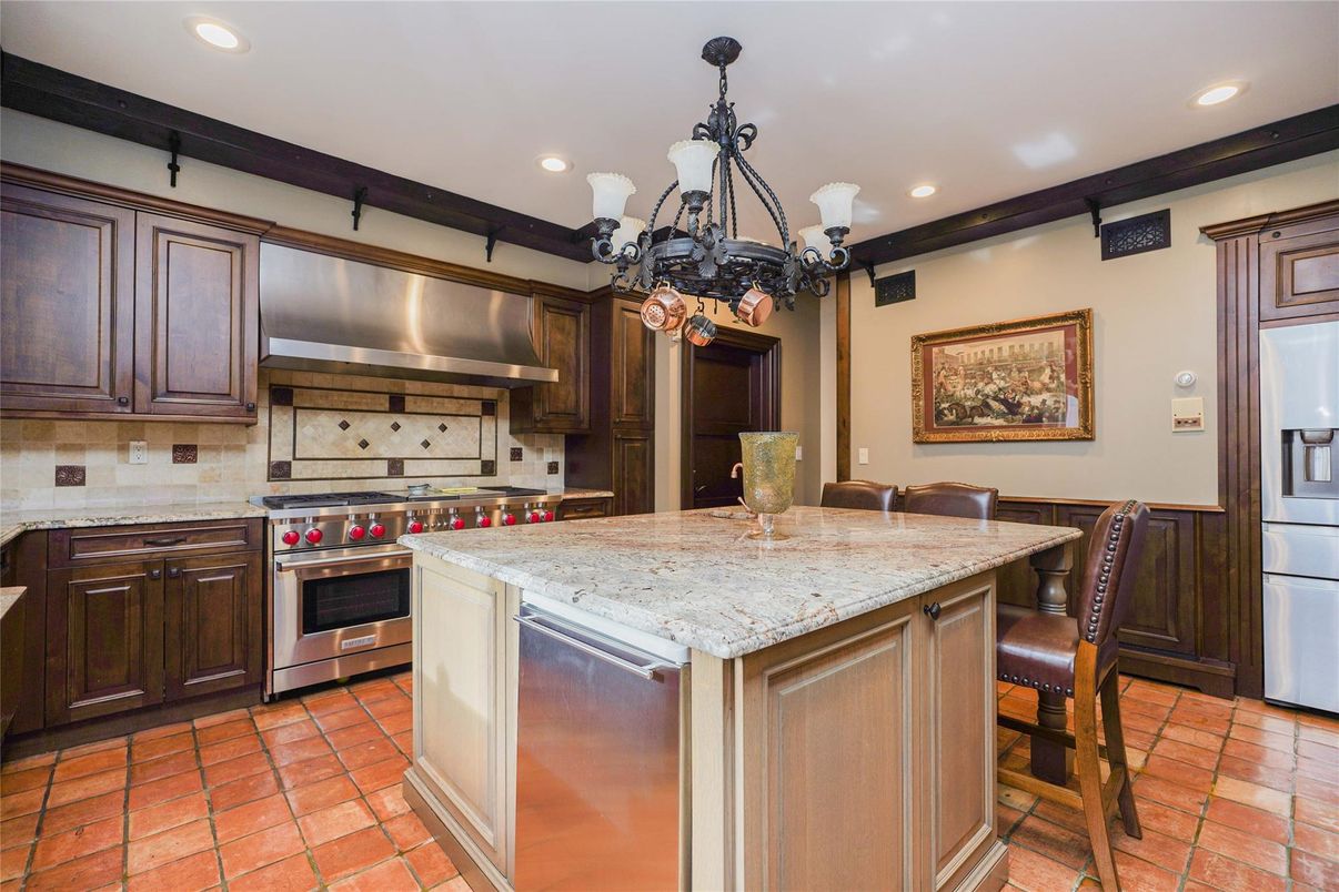 Chandelier, Interior, Kitchen, Recessed Lighting, Stainless Steel Appliances