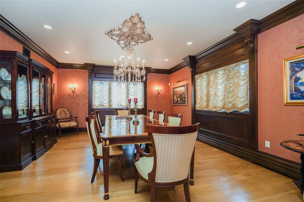 Chandelier, Dining room, Interior, Recessed Lighting, Wood Texture Flooring