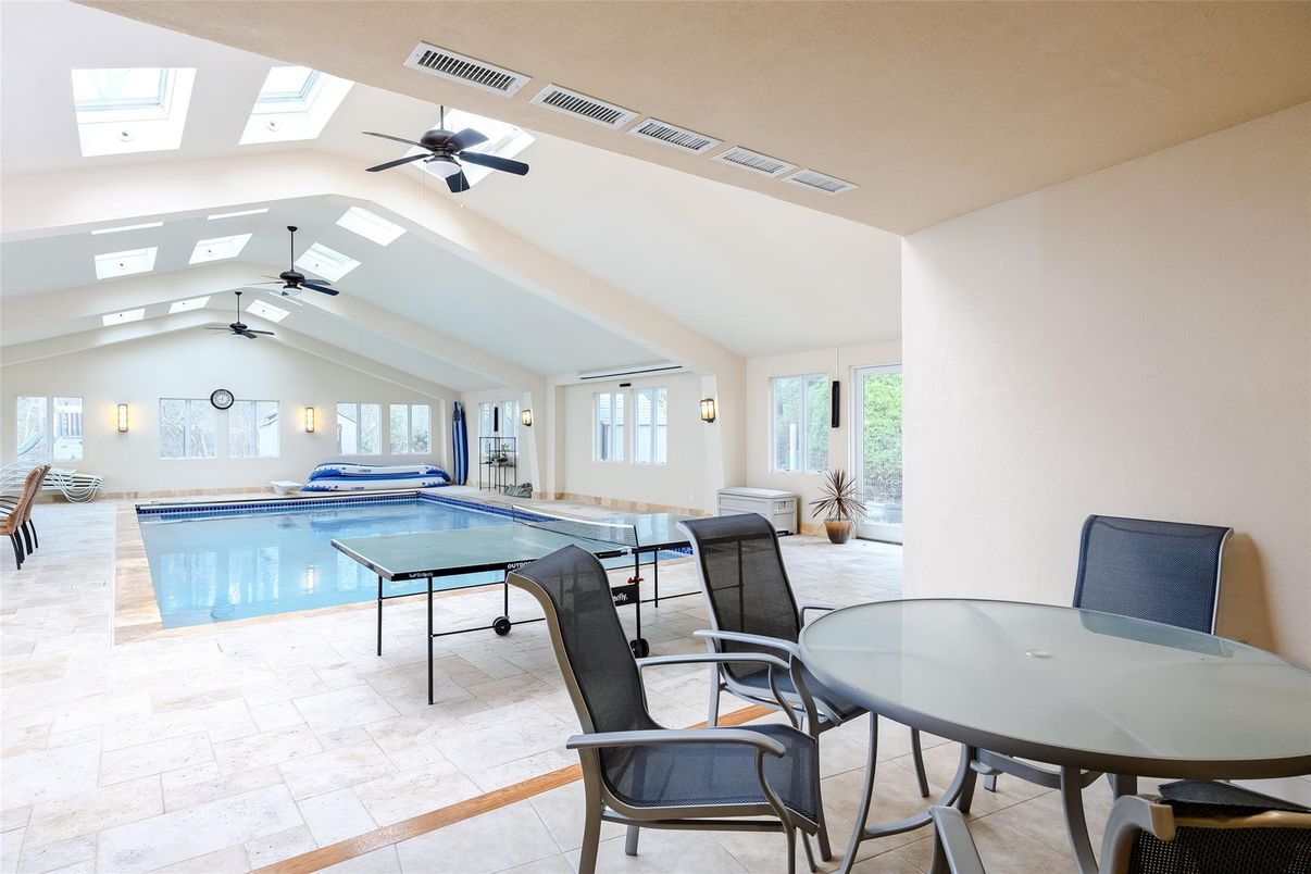 Game Room, Interior, Pool