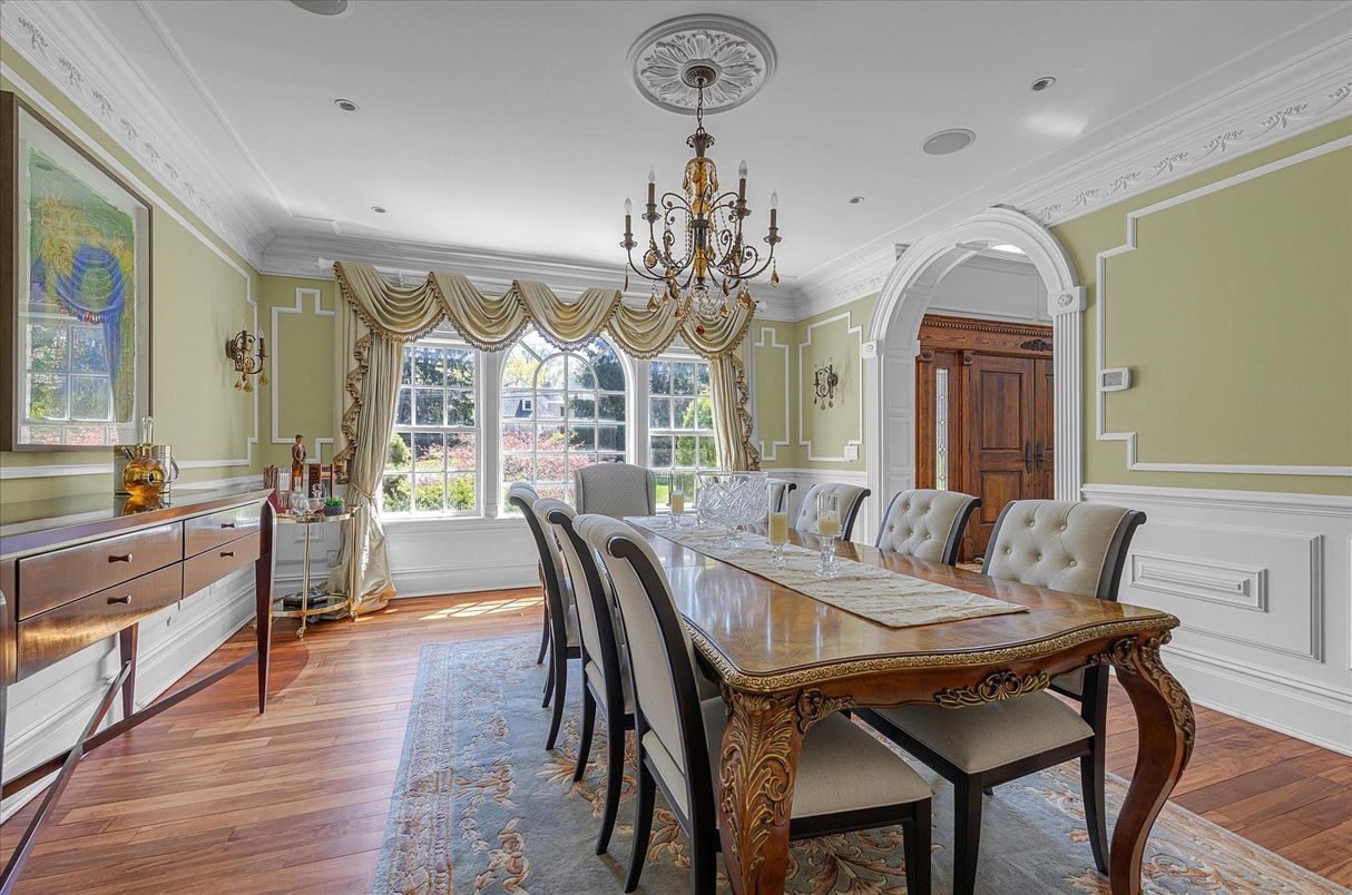 Chandelier, Dining room, Interior, Recessed Lighting, Wood Texture Flooring