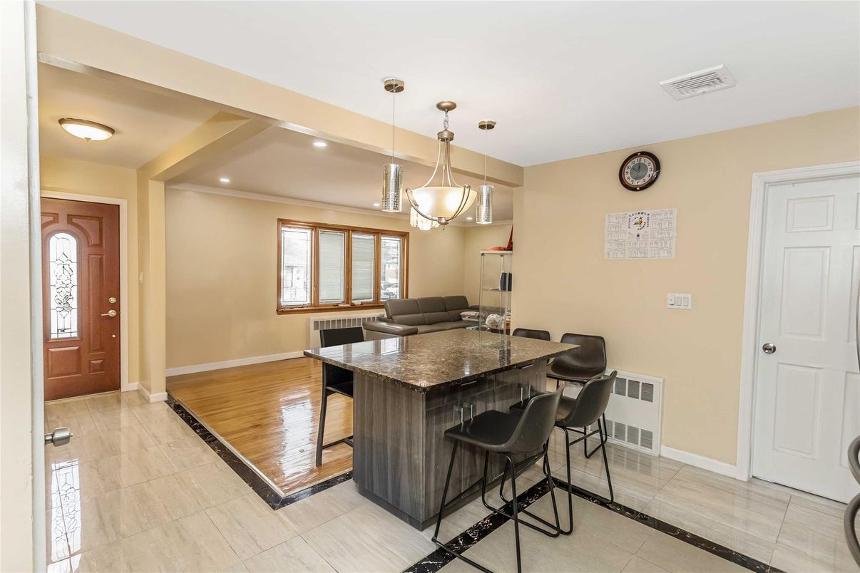 Interior, Pendant Lights, Recessed Lighting, Wood Texture Flooring