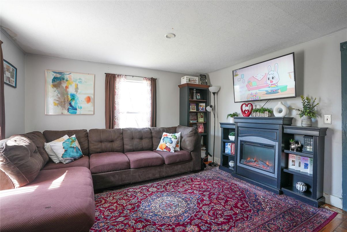 Fireplace, Interior, Living room