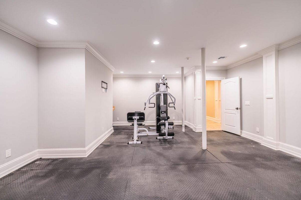 Fitness Equipment, Interior, Recessed Lighting