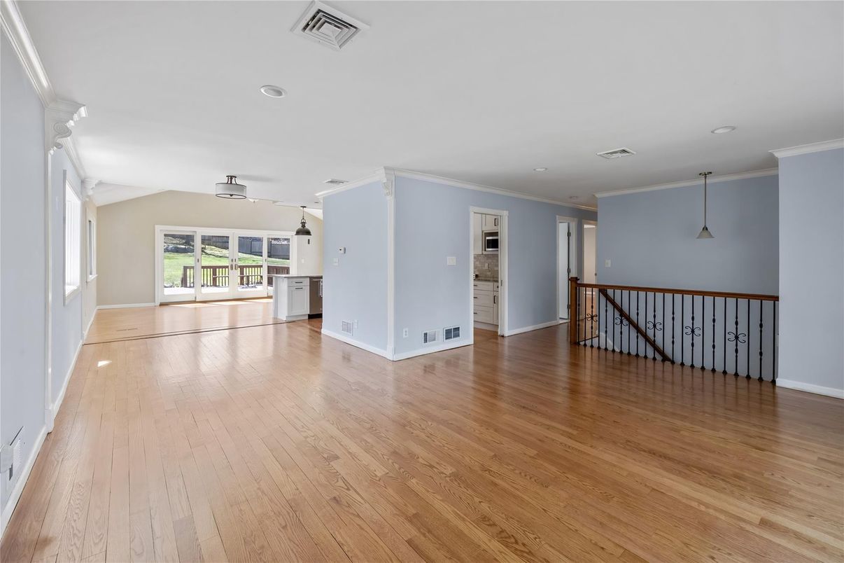 Empty room, Interior, Pendant Lights, Wood Texture Flooring