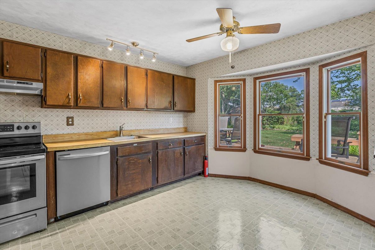 Interior, Kitchen, Stainless Steel Appliances