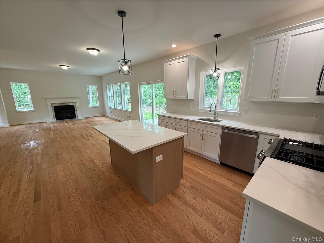 Fireplace, Interior, Kitchen, Pendant Lights, Recessed Lighting, Wood Texture Flooring