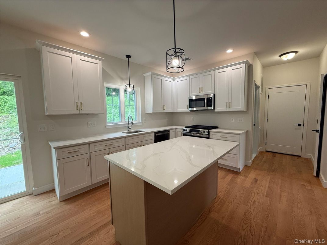 Interior, Kitchen, Pendant Lights, Recessed Lighting, Wood Texture Flooring