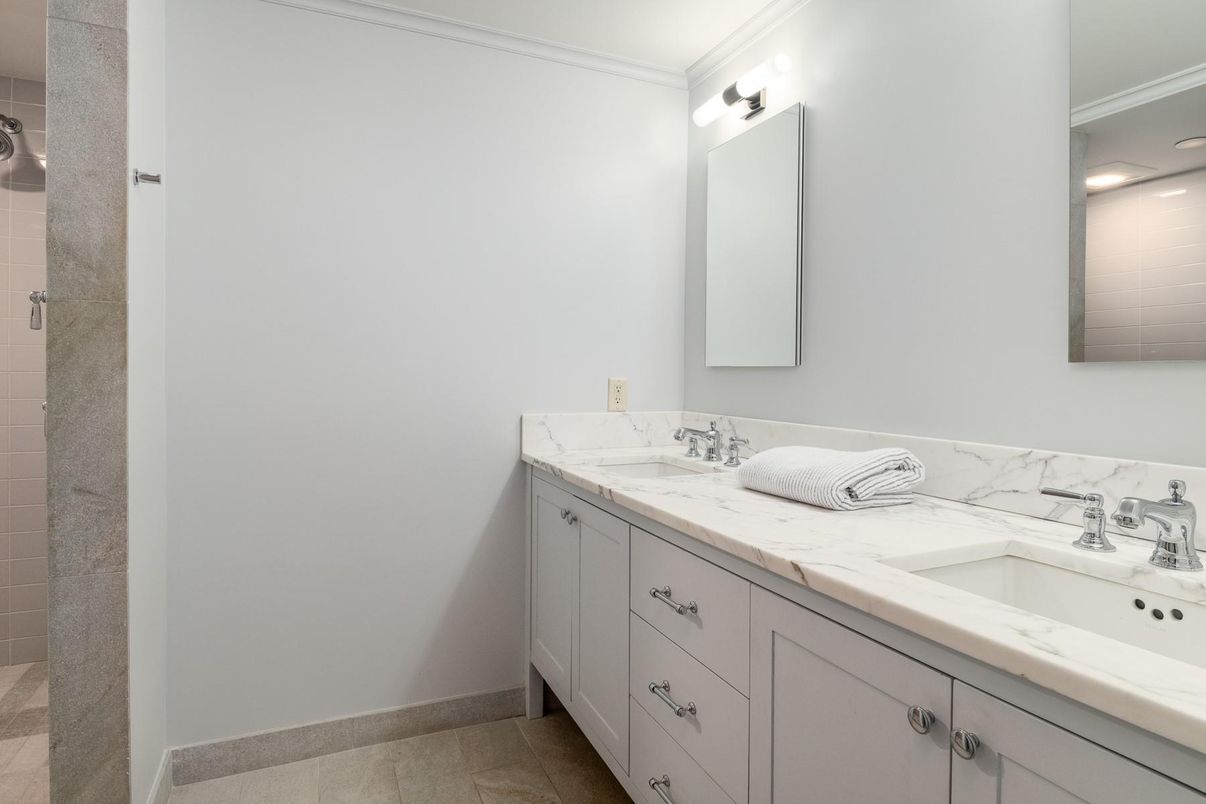 Bathroom, Dual Sink Vanities, Interior