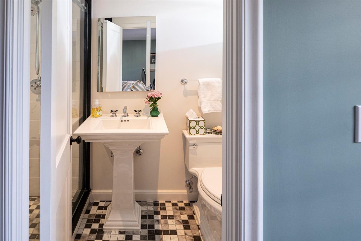 Bathroom, Interior