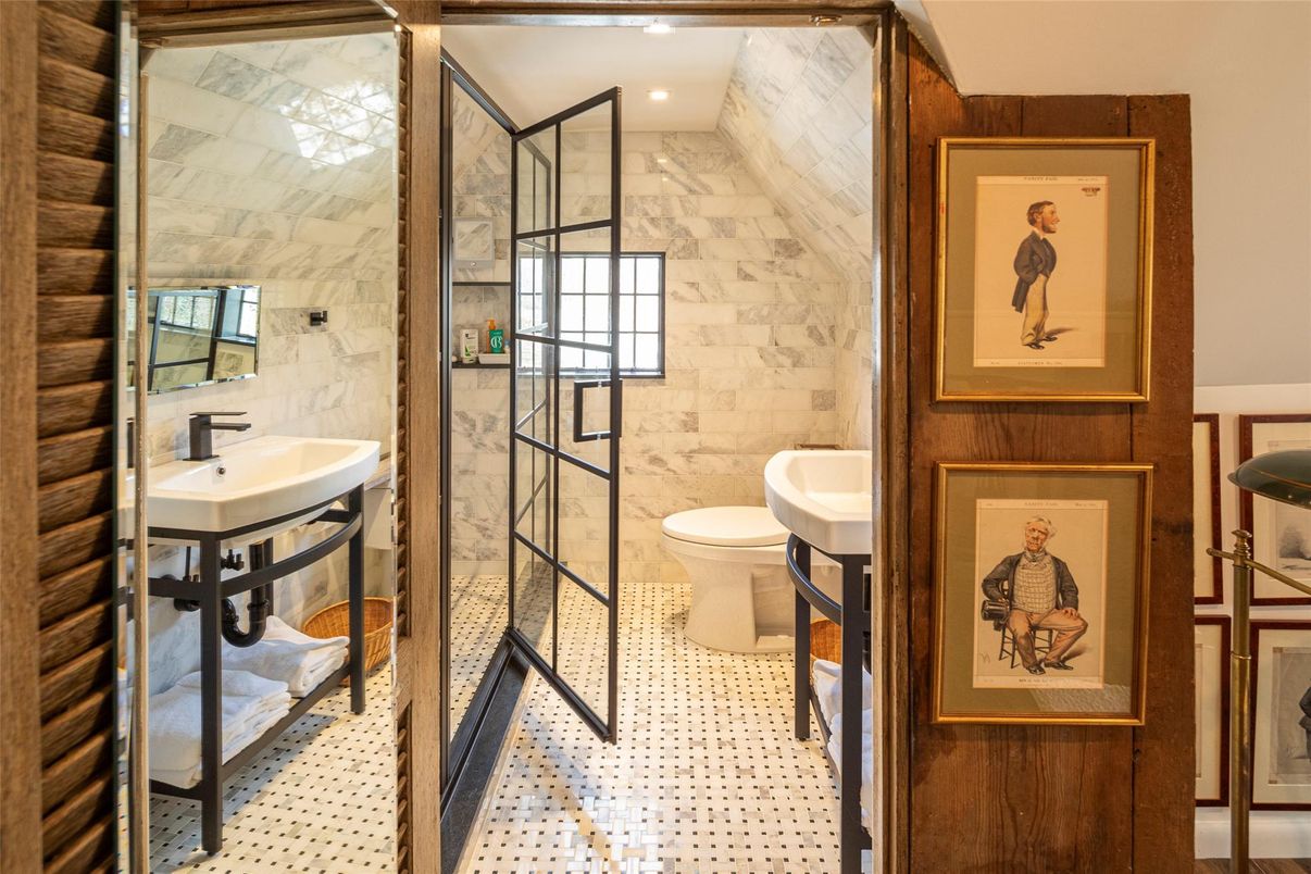 Bathroom, Interior, Marble Walls, Recessed Lighting