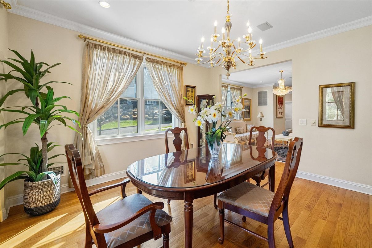Chandelier, Dining room, Interior, Recessed Lighting, Wood Texture Flooring