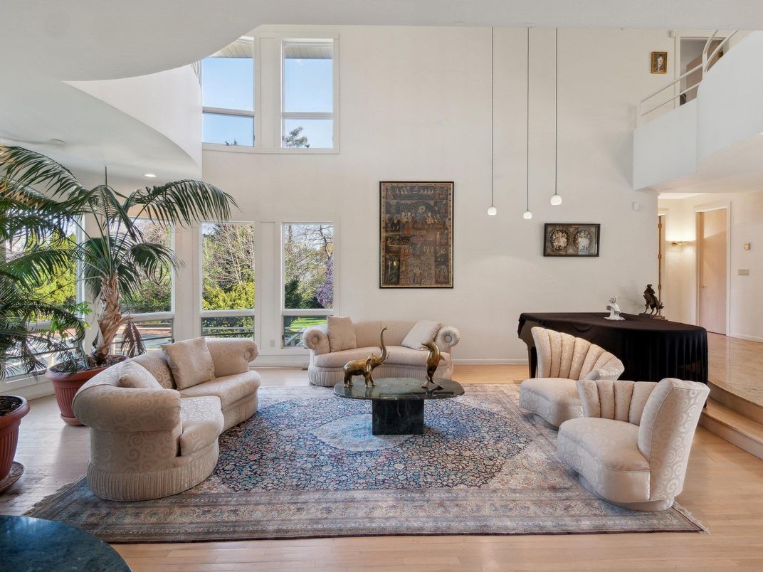 Interior, Living room, Pendant Lights, Piano, Wood Texture Flooring