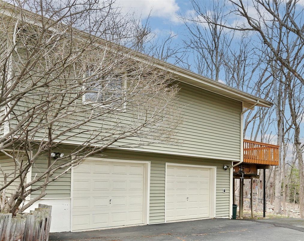 Detached Garage, Exterior