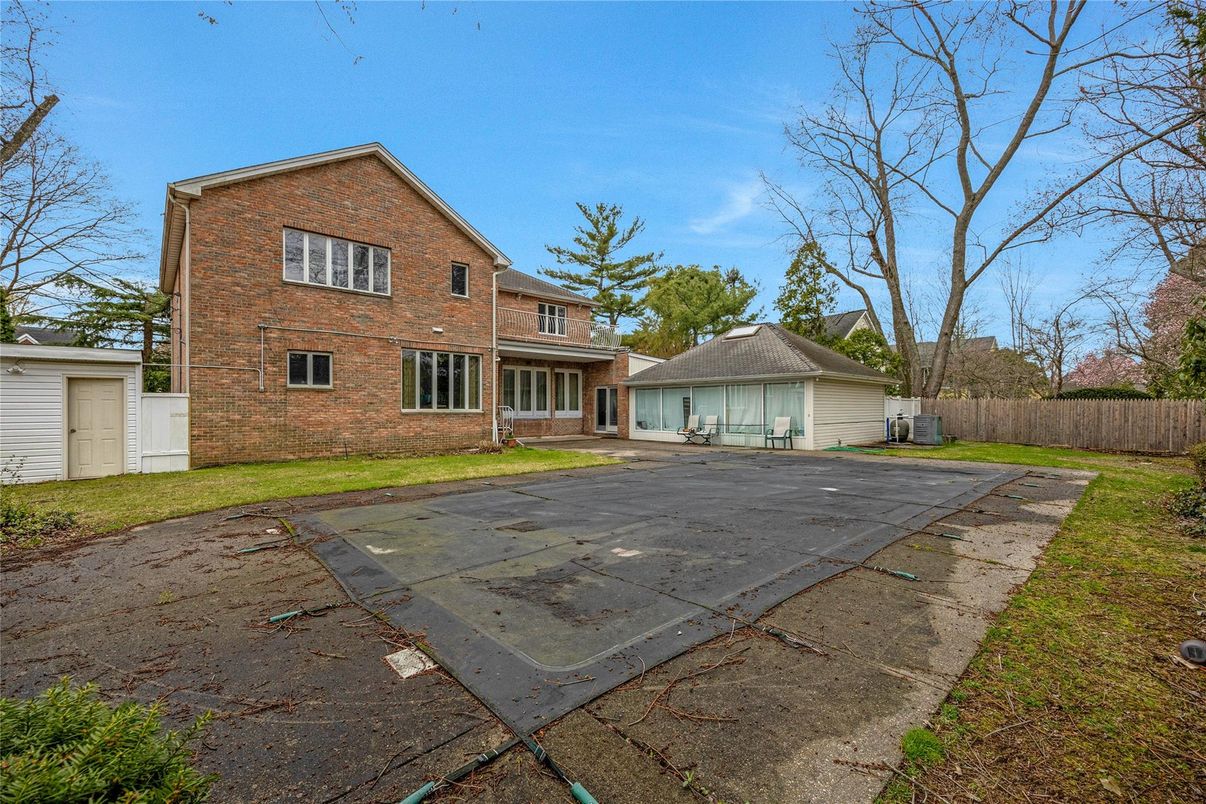 Backyard, Detached Garage, Exterior