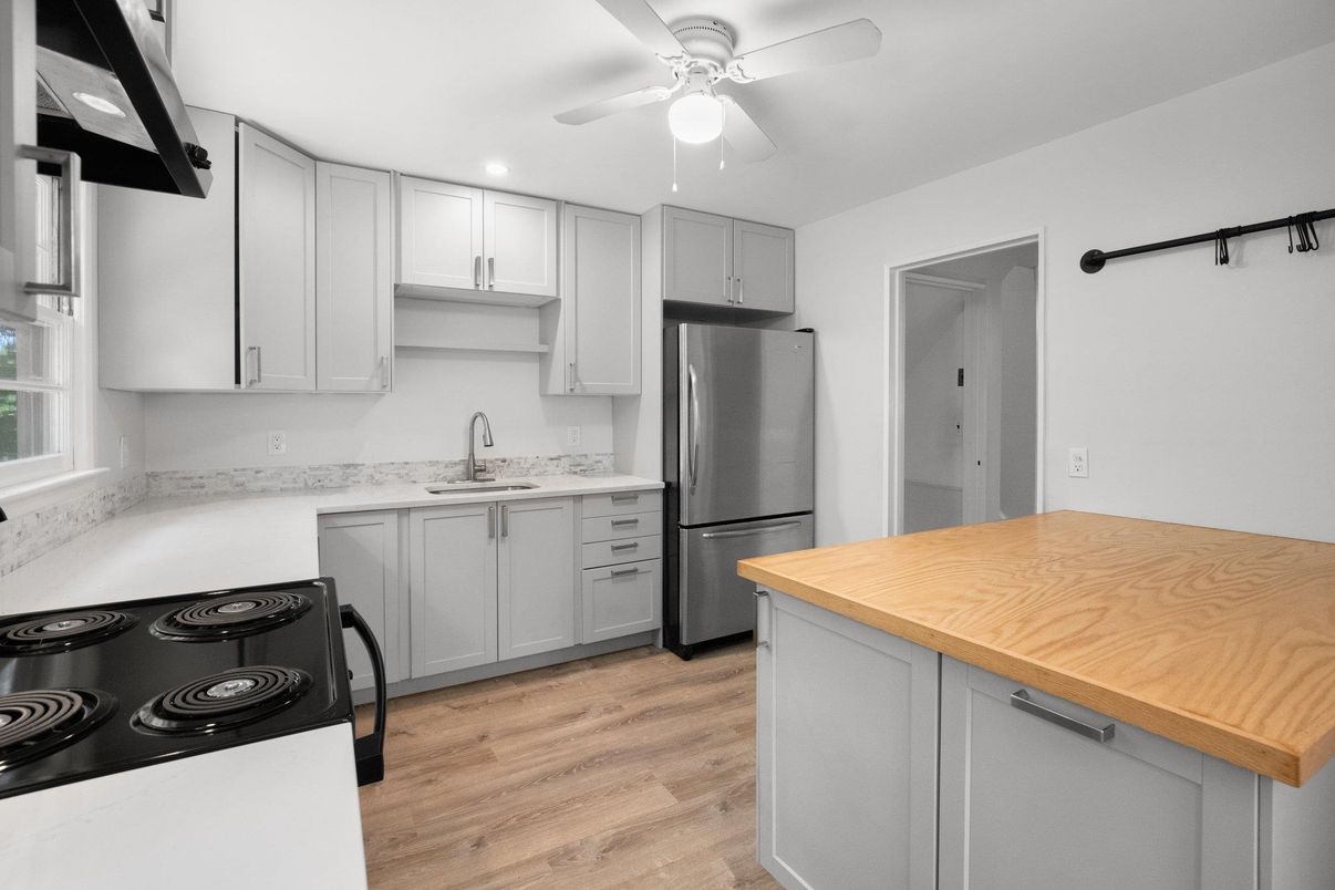 Interior, Kitchen, Recessed Lighting, Wood Texture Flooring