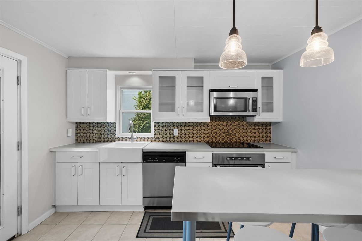 Interior, Kitchen, Pendant Lights, Stainless Steel Appliances