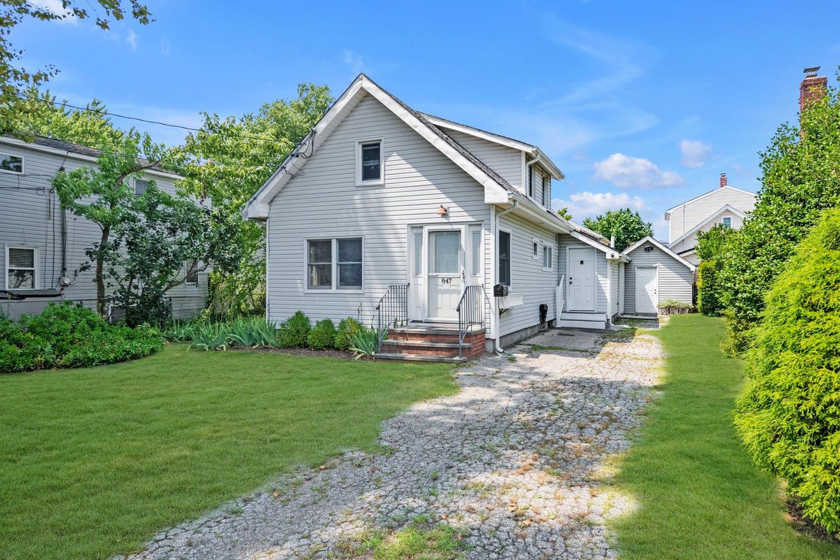 Backyard, Exterior, Facade, Farmhouse