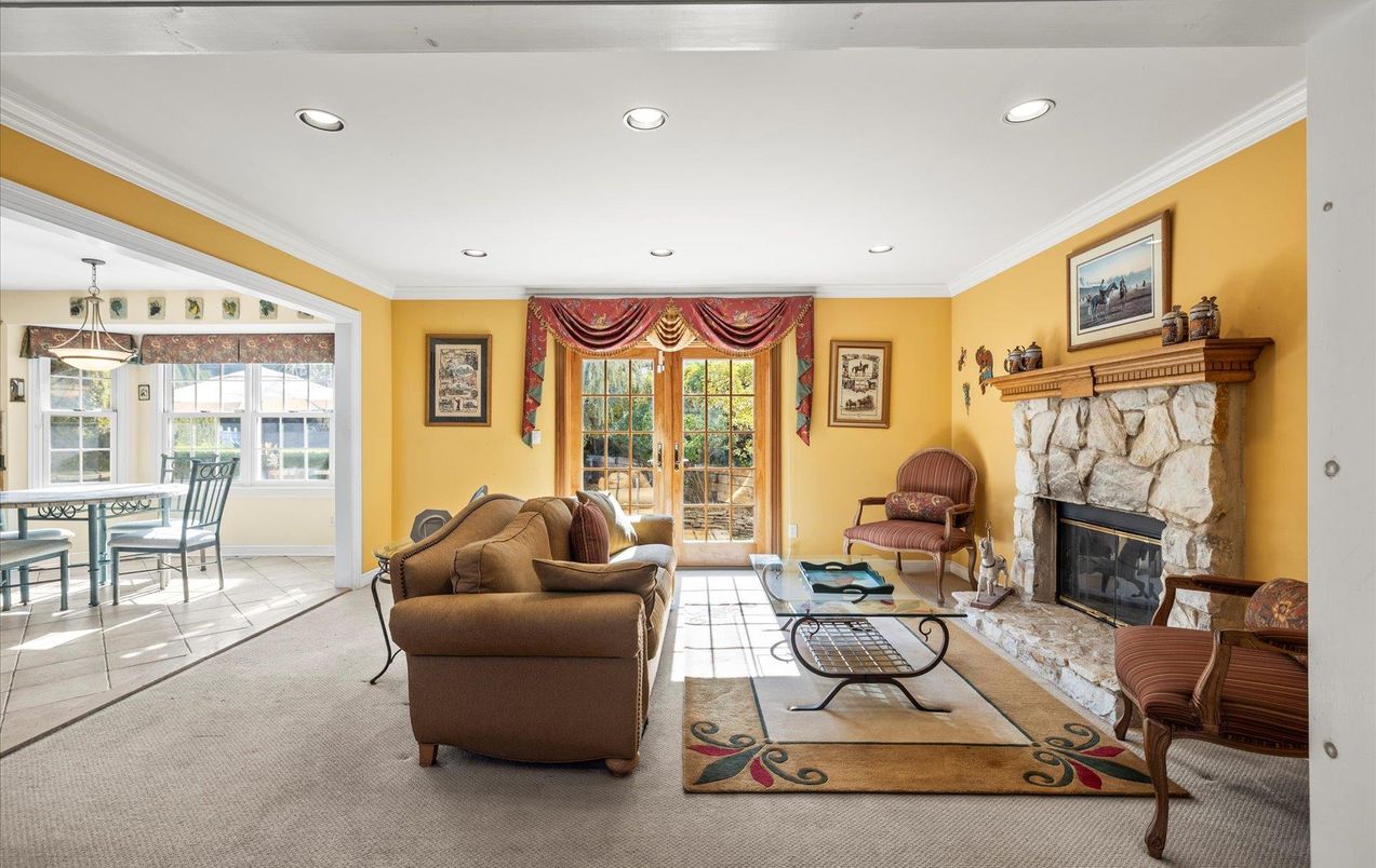Dining room, Fireplace, Interior, Living room, Pendant Lights, Recessed Lighting