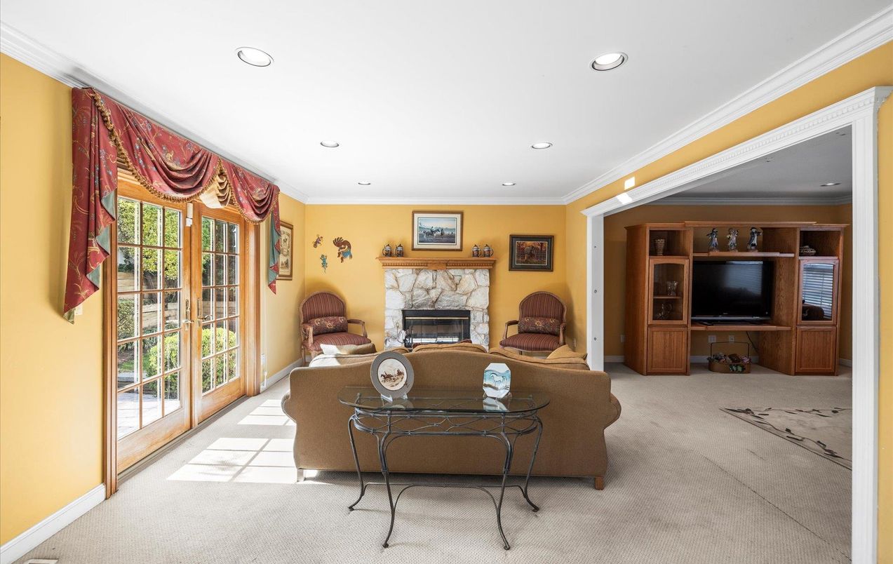 Fireplace, Interior, Living room, Recessed Lighting