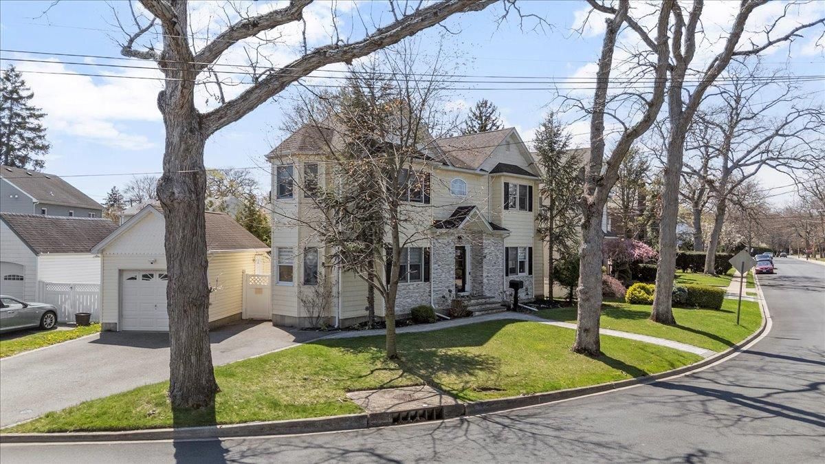 Attached, Detached Garage, Exterior, Facade, Queen Anne Victorian