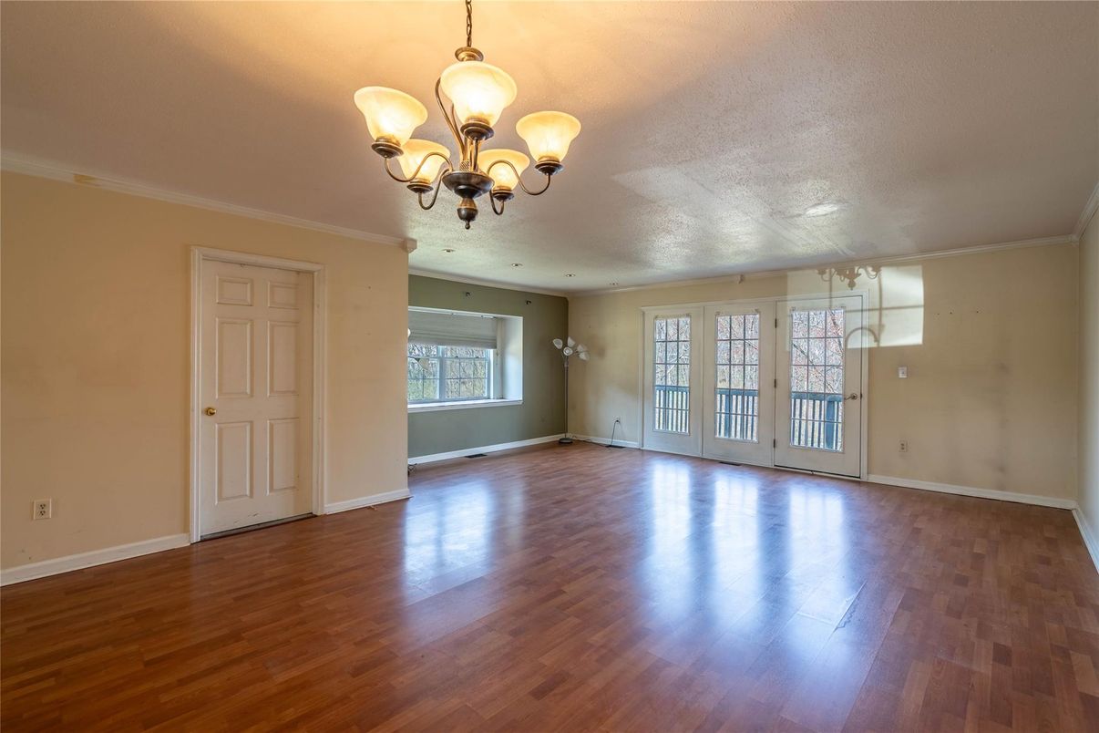 Chandelier, Empty room, Interior, Wood Texture Flooring