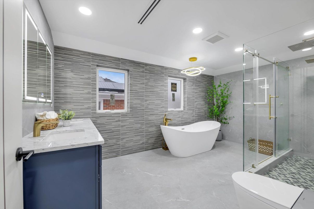 Bathroom, Free Standing Baths, Glass Shower, Interior, Recessed Lighting
