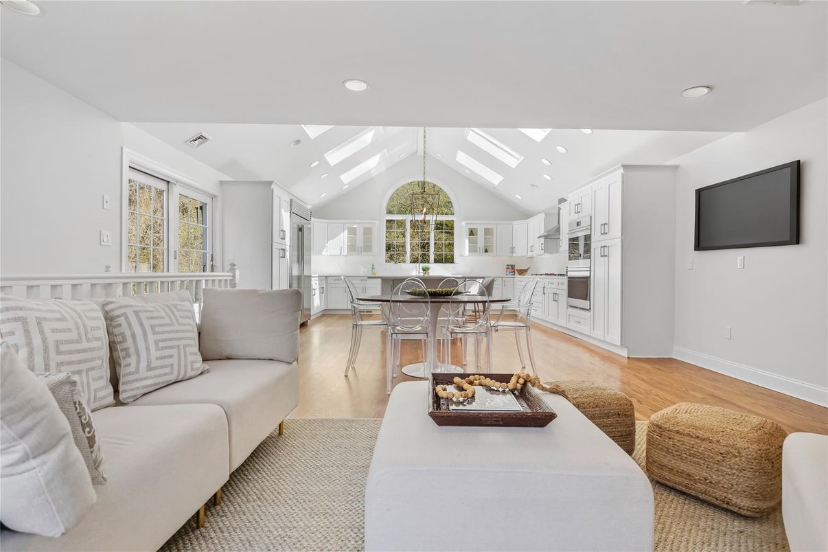 Interior, Kitchen, Living room, Recessed Lighting, Wood Texture Flooring