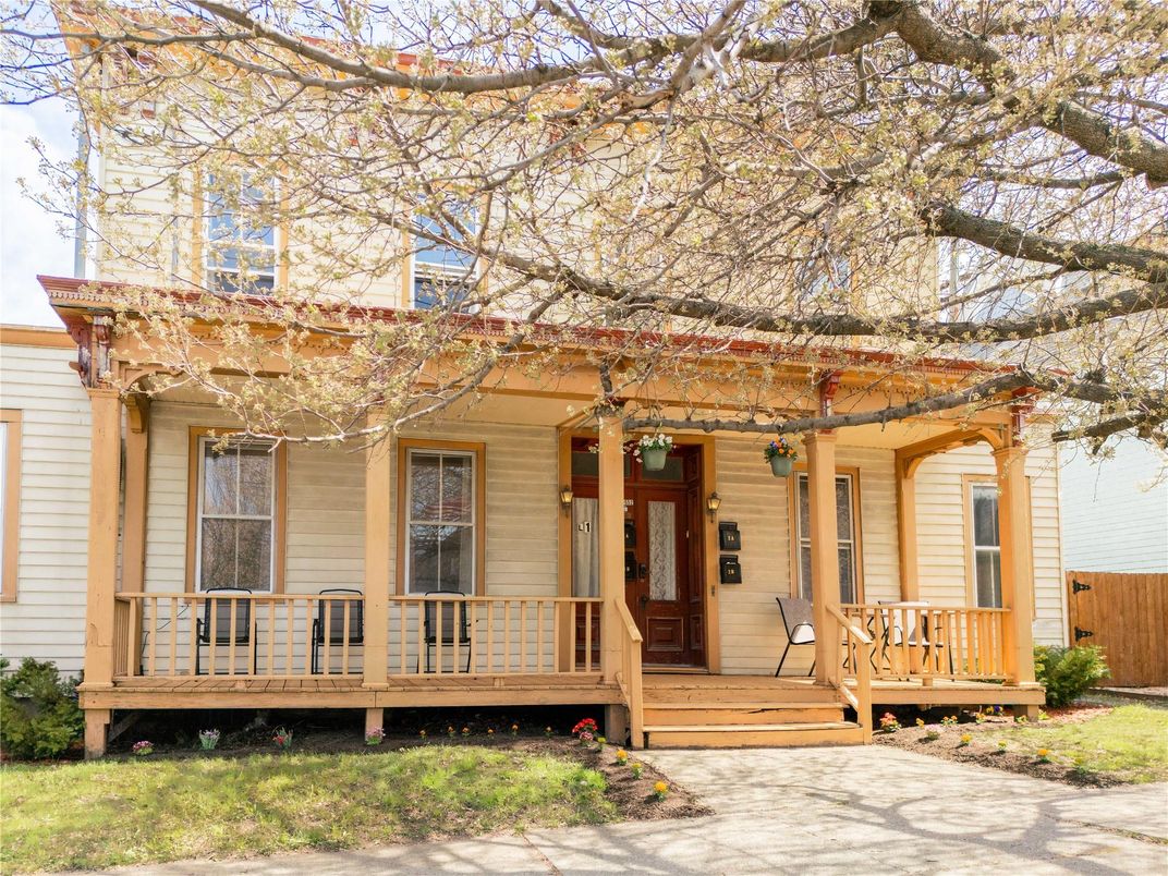 Exterior, Facade, Cape Cod