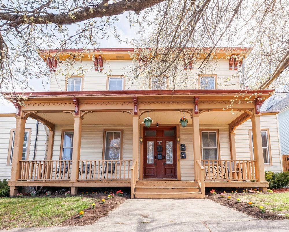 Exterior, Facade, American Foursquare